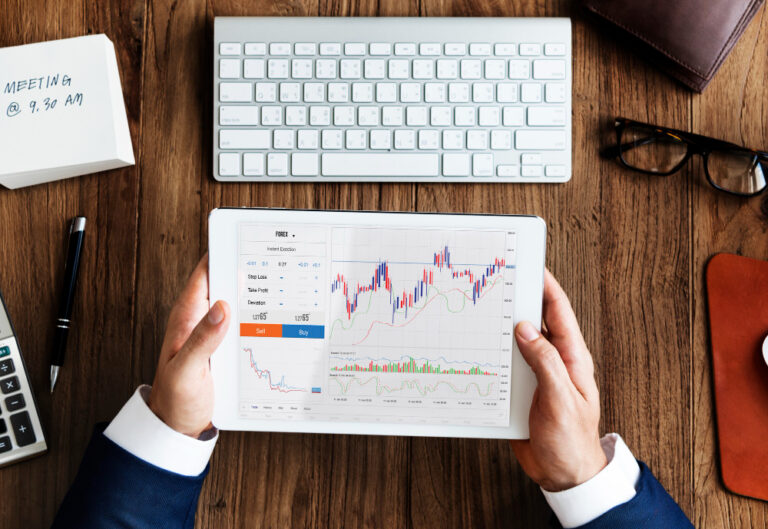 Read more about the article Apakah Indikator Parabolic SAR Leading atau Lagging?